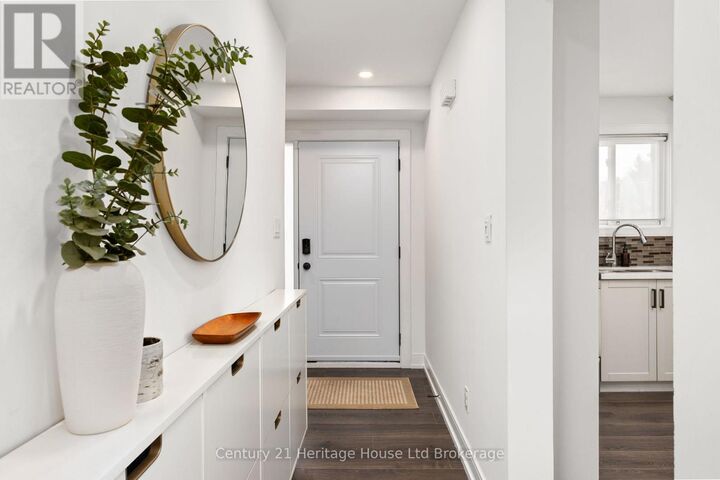 Property Photo: 9 San Vito Way ON M3L 2G7