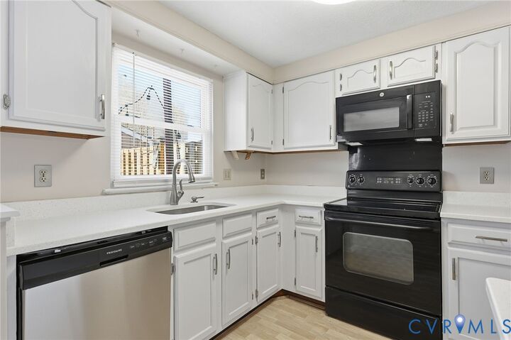 Property Photo:  8422 Shannon Green Court  VA 23228 
