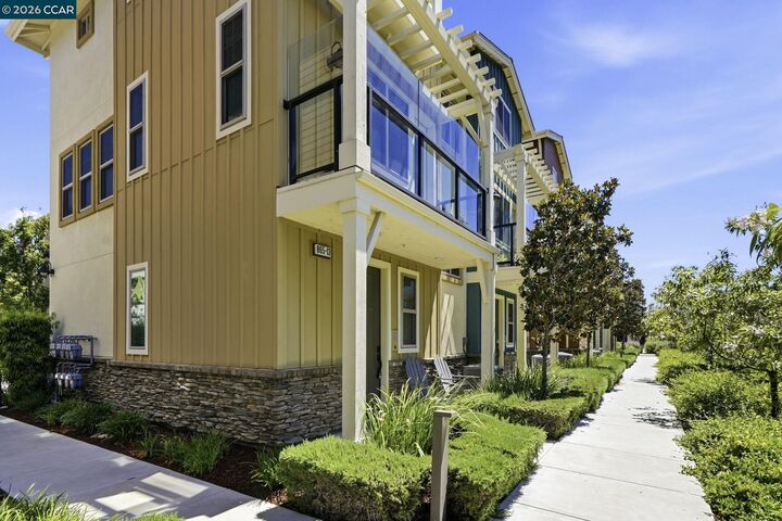 Property Photo:  865 Tranquility Cir 13  CA 94551 