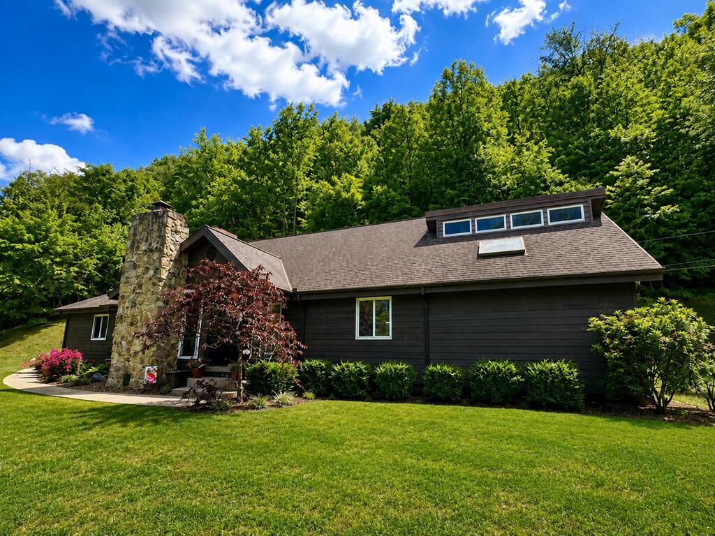 Property Photo:  182 Jimmies Creek  KY 41559 