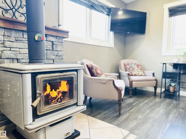 Property Photo:  4306 47 Street 2  AB T9A 1W6 