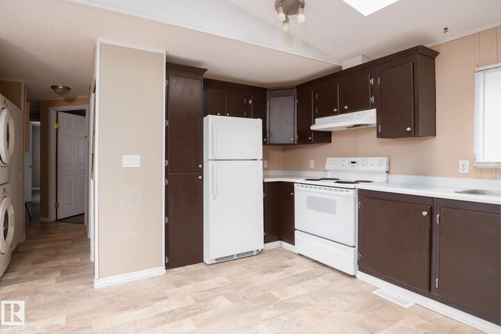 Property Photo:  5204 53 Avenue  AB T9M 1W9 