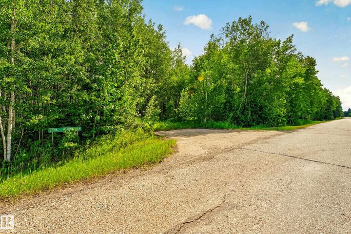 Property Photo: 3006 Parkland Drive AB T7Y 2S5