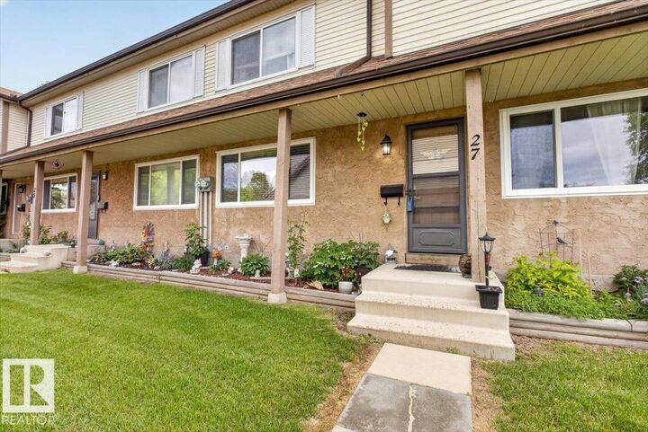 Property Photo:  27 Walden Park  AB T8N 3V6 