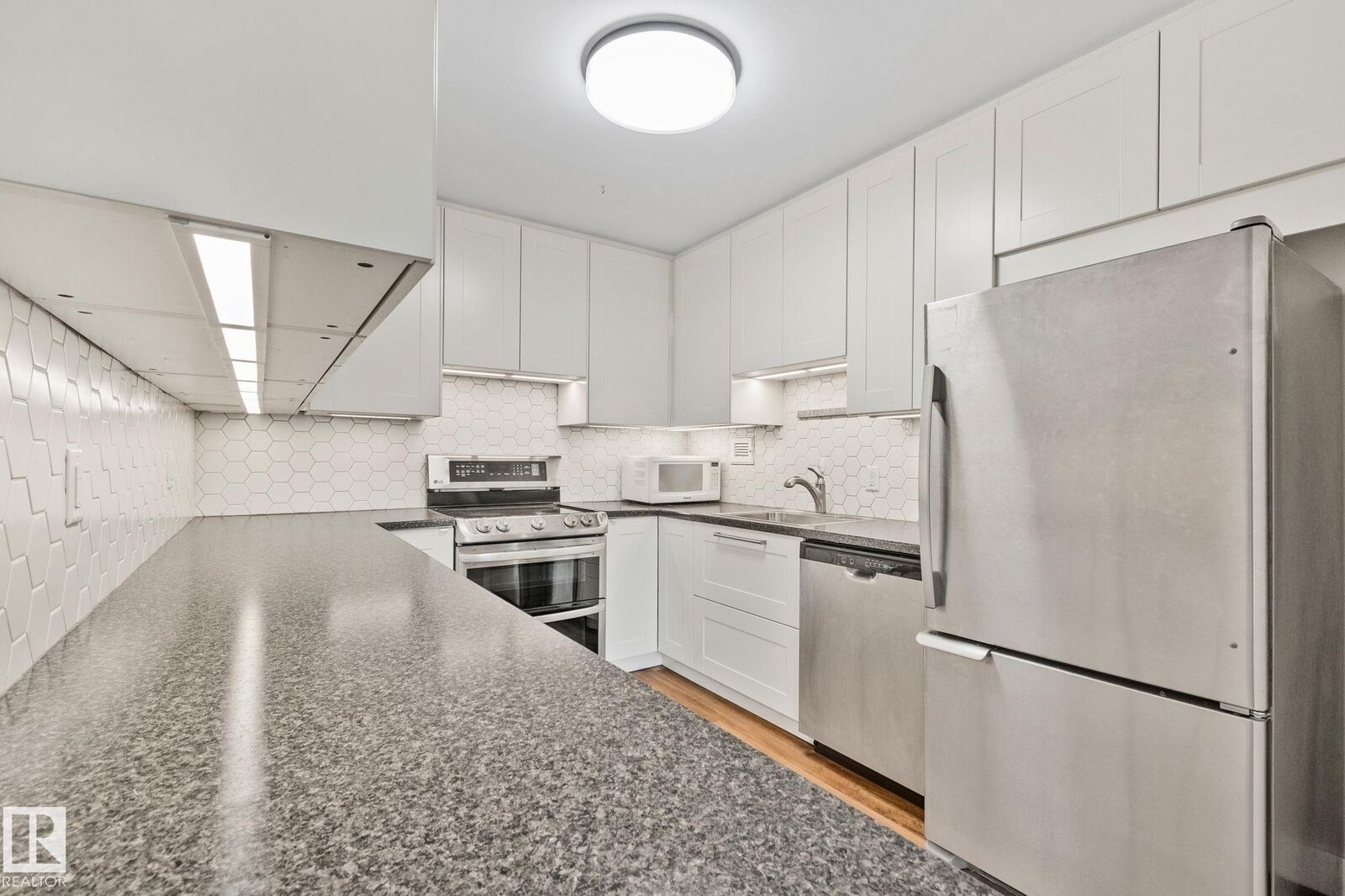 Property Photo: 9940 112 Street NW 705 AB T5K 1L8
