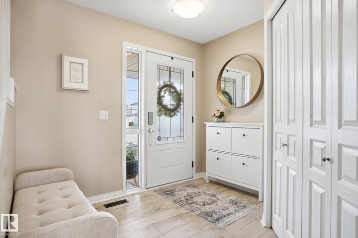 Property Photo:  33 Grayridge Crescent  AB T7Z 2Z3 