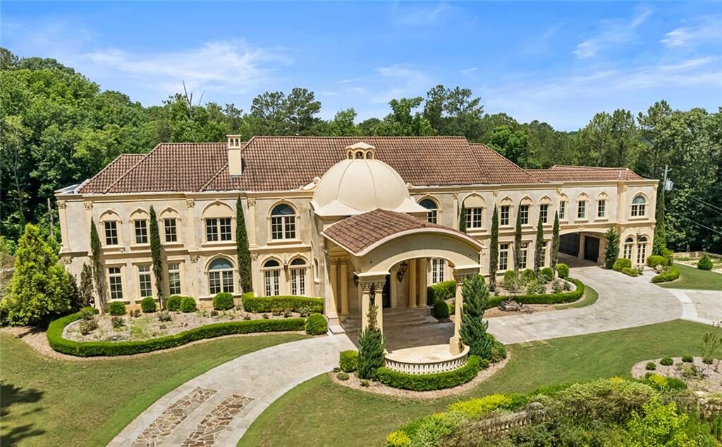 Property Photo: 6420 Riverside Drive NW GA 30328