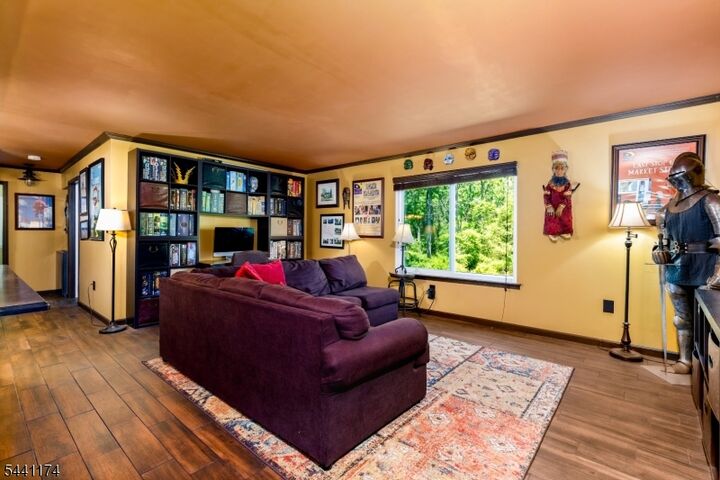 Property Photo:  18 Steeplechase Ct  NJ 08873 
