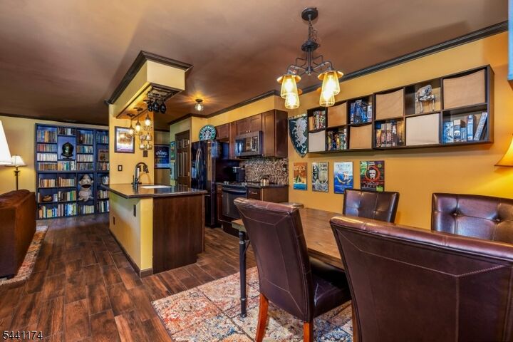 Property Photo: 18 Steeplechase Ct NJ 08873