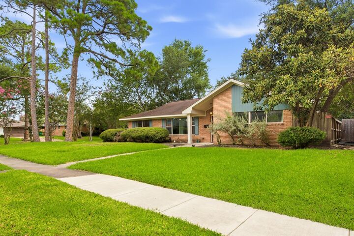 Property Photo:  5238 Kinglet Street  TX 77035 