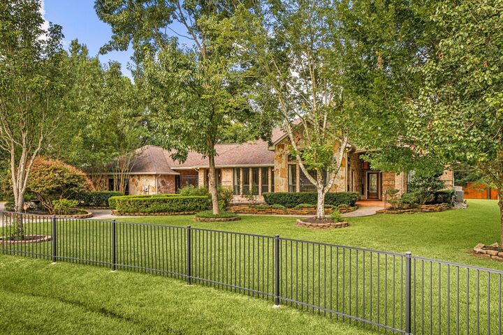 Property Photo: 28618 Benders Crossing Drive TX 77386