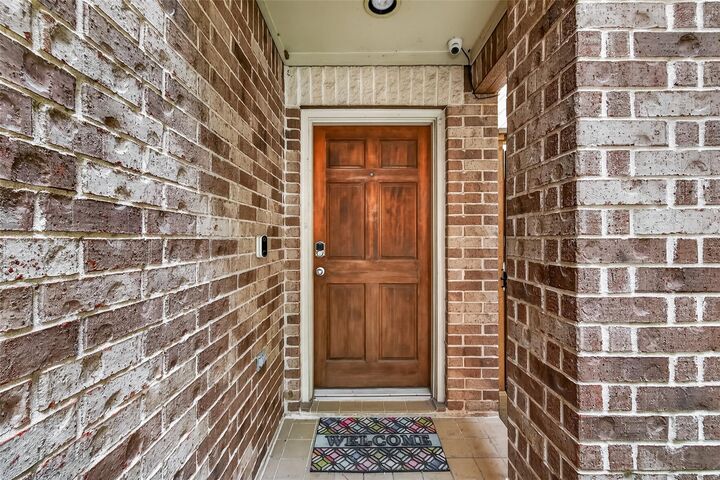 Property Photo:  733 W 22nd Street D  TX 77008 