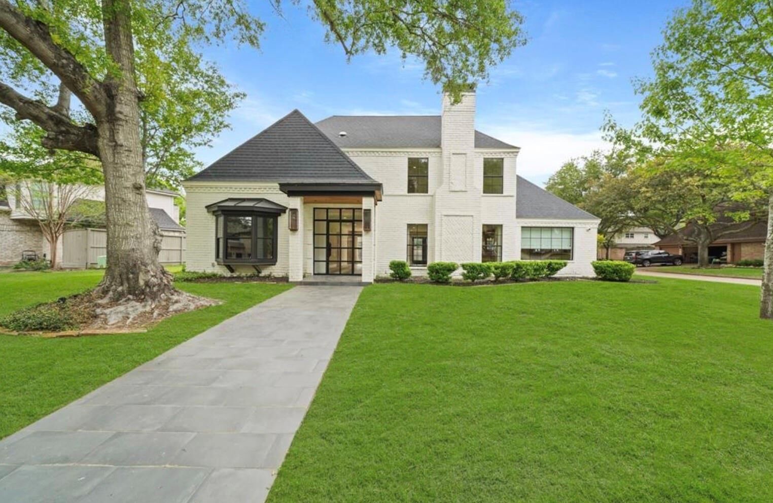 Property Photo:  819 Silvergate Drive  TX 77079 
