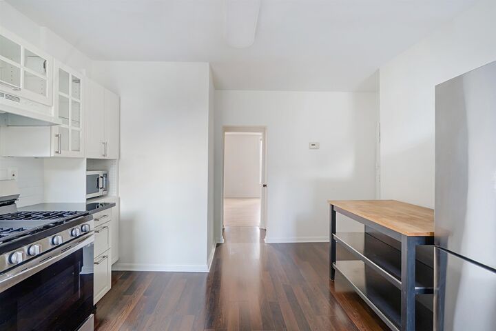 Property Photo:  67 Franklin St 3  NJ 07307 