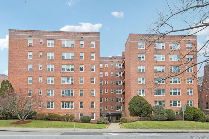 Property Photo: 30 N Broadway 5H NY 10601