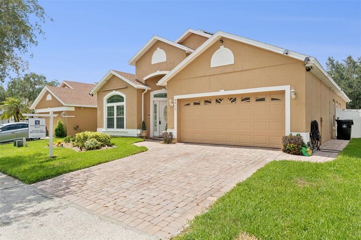 Property Photo:  8915 Victoria Isle Place  FL 32829 