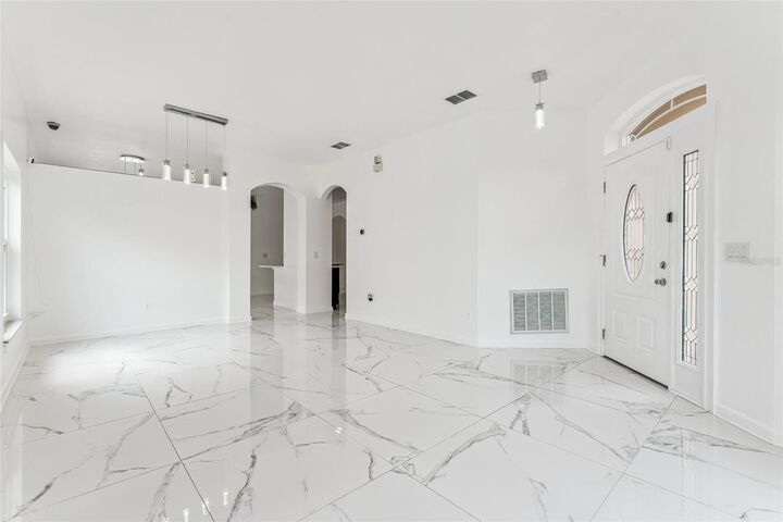 Property Photo:  8915 Victoria Isle Place  FL 32829 