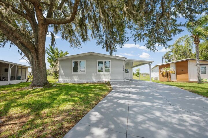 Property Photo:  34010 Estates Lane  FL 33543 