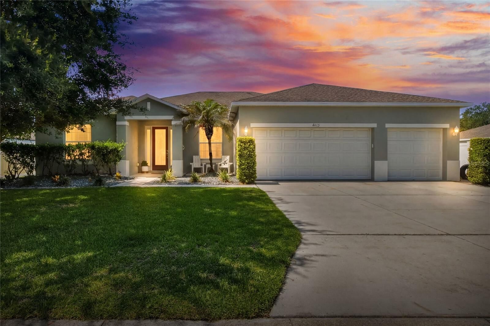 Property Photo: 4015 Tiverton Way FL 33813