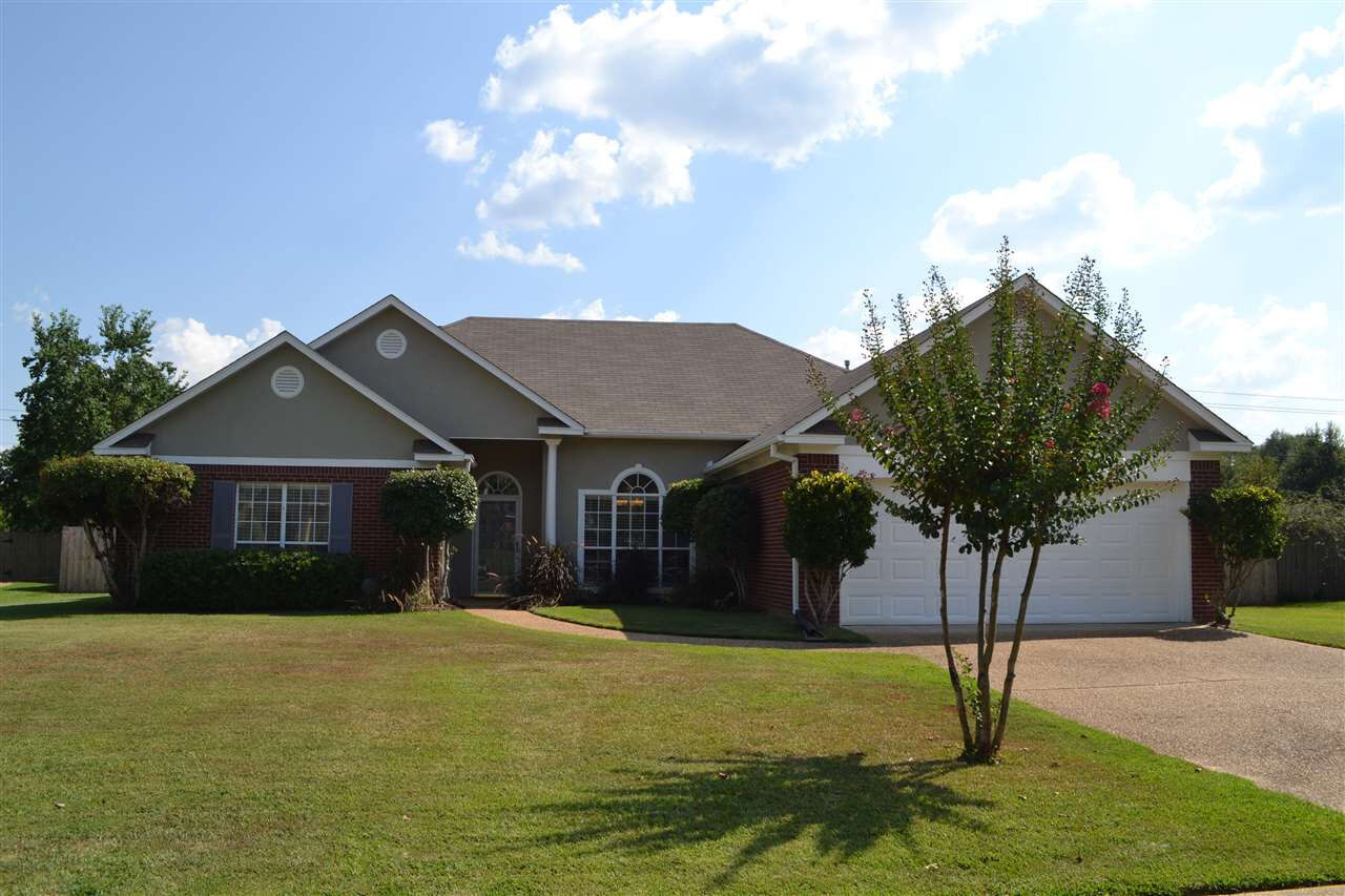 Property Photo:  109 Stratford Drive  MS 39110 