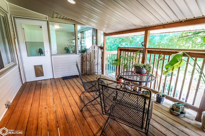Property Photo:  1506 Fremont Street  IA 50158 
