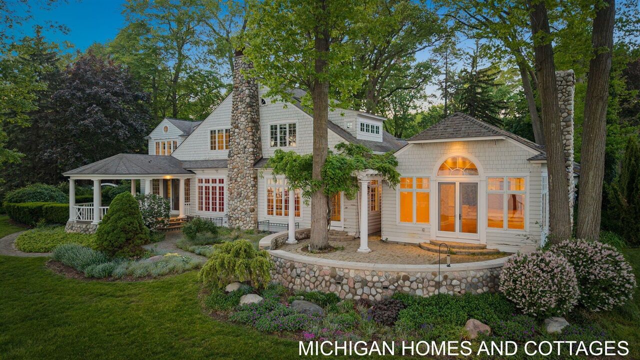 Property Photo: 714 N Shore Drive MI 49424-2737
