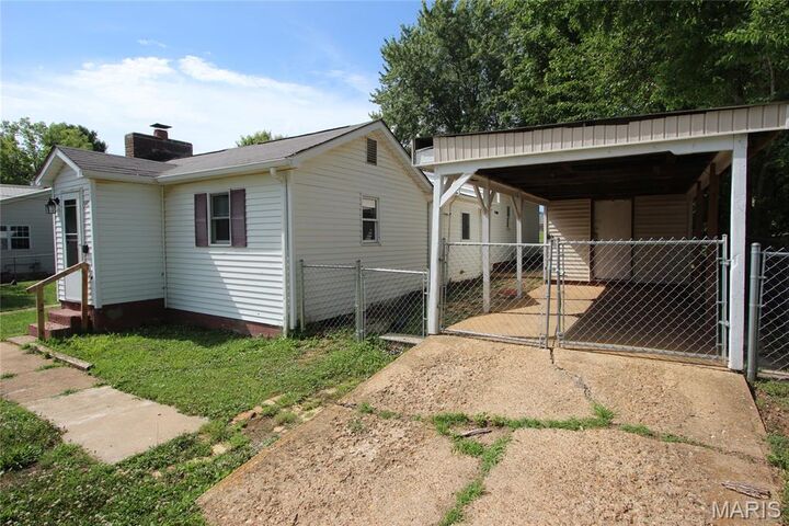 Property Photo:  1405 E Chestnut Street  MO 63601 