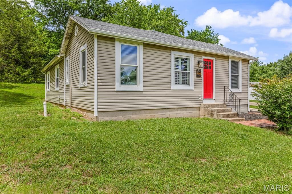 Property Photo: 501 W Wayne Street MO 63650