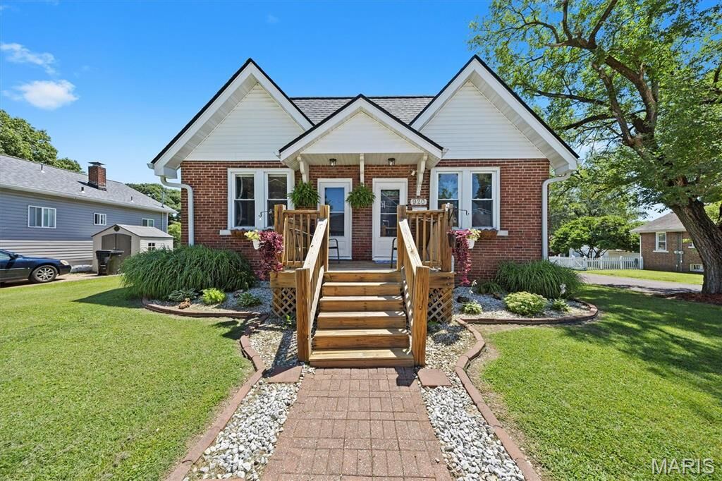 Property Photo:  920 S 5th Street  IL 62220 