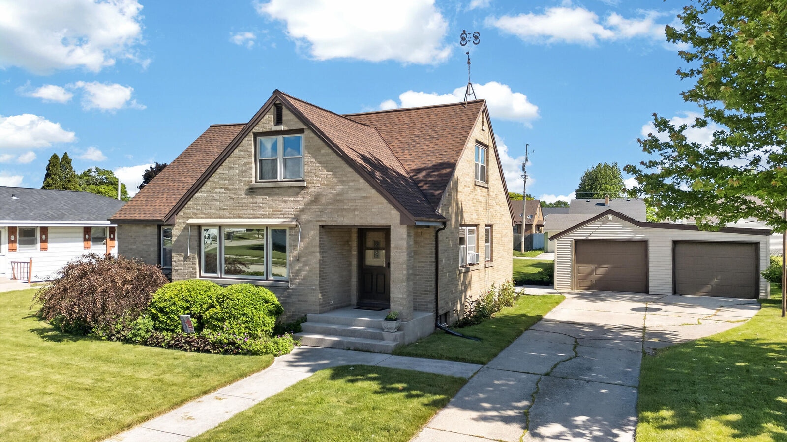 Property Photo: 2114 Arizona Ave WI 53081