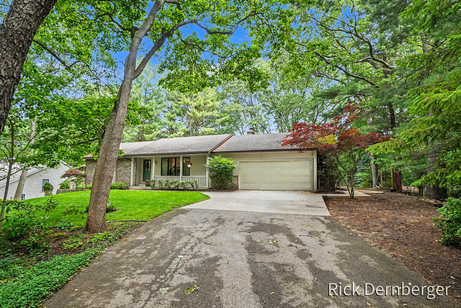 Property Photo: 2185 Eagle Boulevard MI 49424