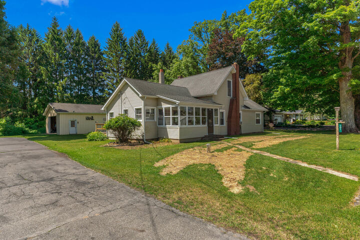 Property Photo:  101 Hanover Court  MI 49241 