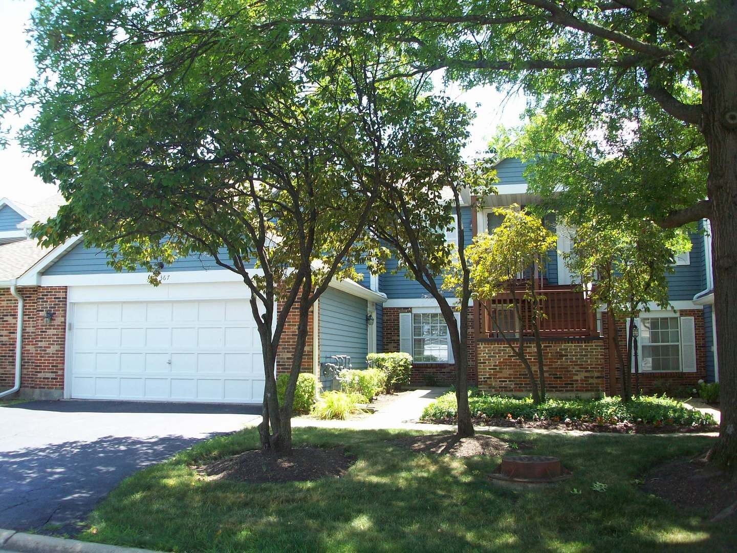 Property Photo: 367 Pembroke Lane 5 IL 60137