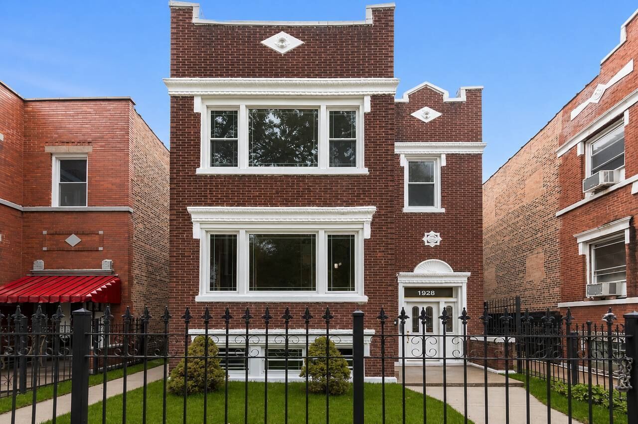 Property Photo: 1928 S 48th Court IL 60804