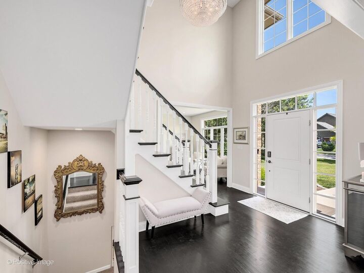 Property Photo: 148 Hawkins Circle IL 60189