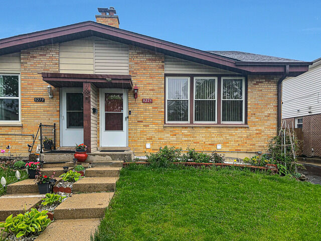 Property Photo: 9275 N Hamlin Avenue N IL 60016