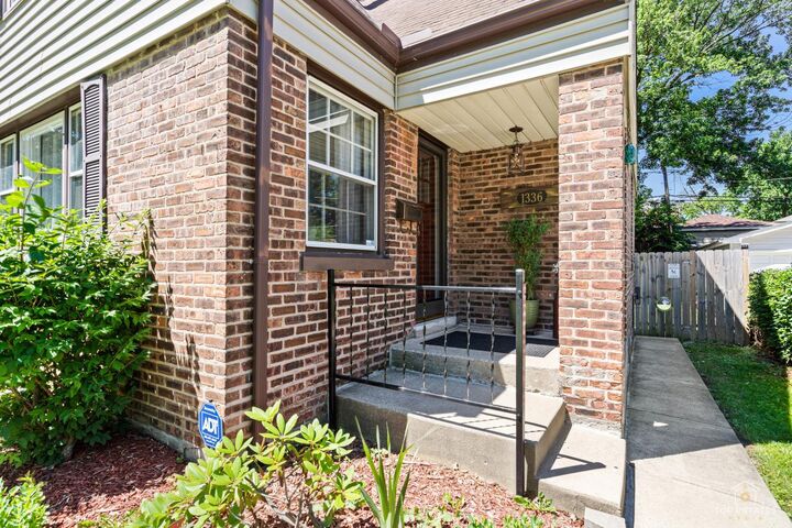 Property Photo:  1336 Heidorn Avenue  IL 60154 