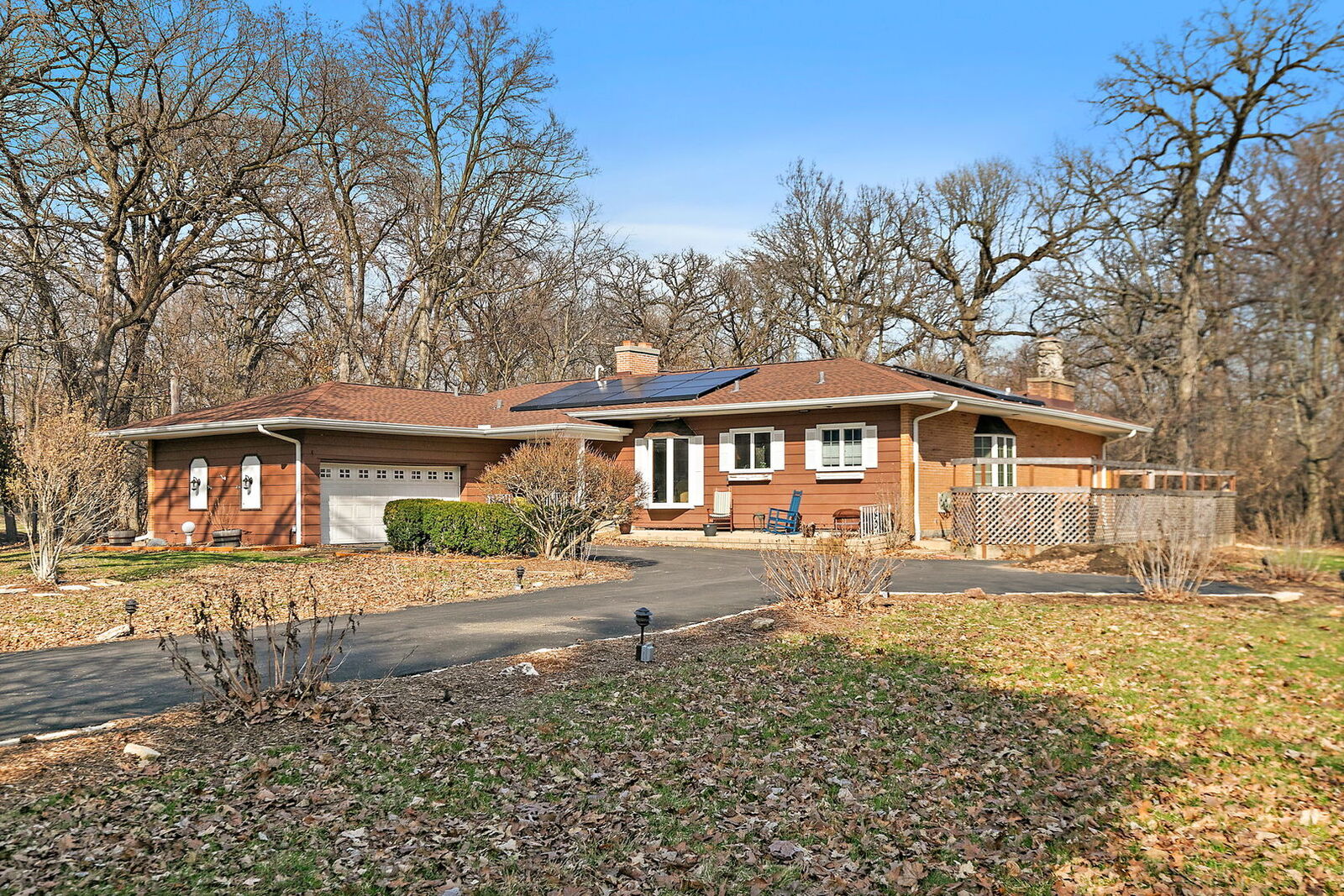 Property Photo: 435 Forest Trail IL 60523