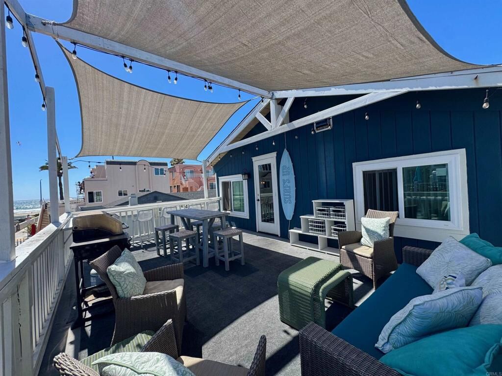Property Photo:  724.5 Dover Court  CA 92109 