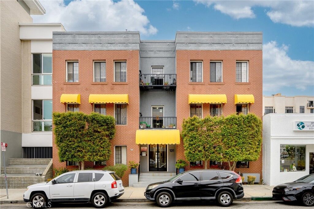 Property Photo: 131 S Jackson Street 103 CA 91205
