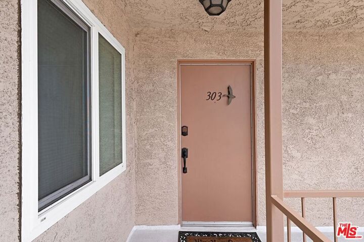 Property Photo: 11337 Nebraska Avenue 303 CA 90025