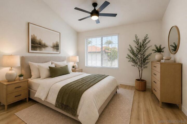 Property Photo:  23391 La Crescenta Unit B  CA 92691 