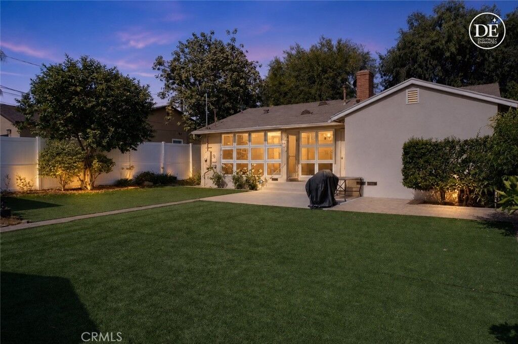 Property Photo:  5540 Balboa Boulevard  CA 91316 