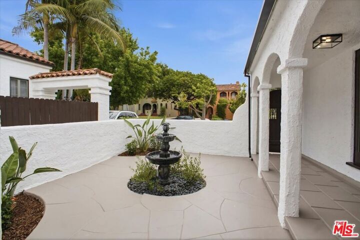Property Photo: 1153 Hi Point Street CA 90035