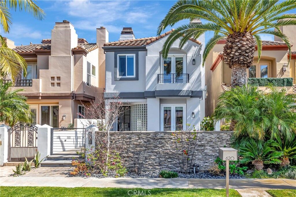 Property Photo:  620 22nd Street  CA 92648 