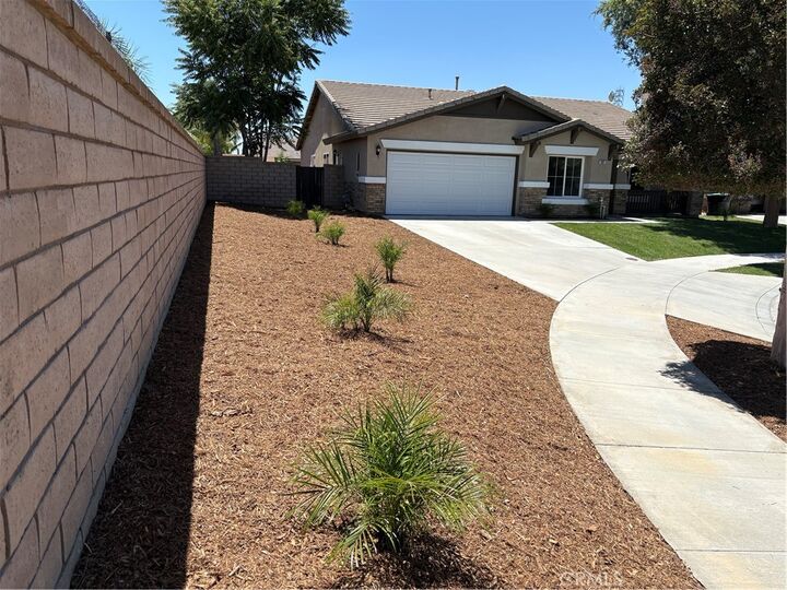 Property Photo: 801 Aria CA 92543