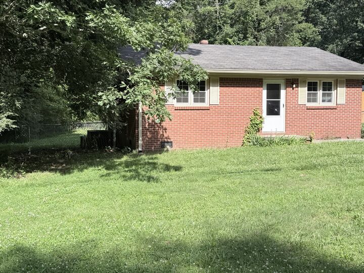 Property Photo: 2886 Pigeon Springs Rd TN 37387