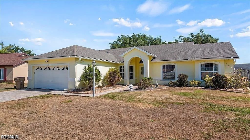 Property Photo: 14713 Indian Ridge Trail FL 34711