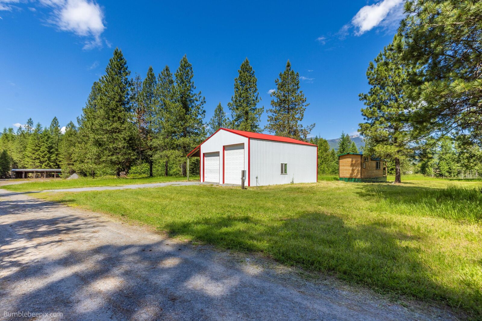 Property Photo: 17151 Sullivan Lake Rd WA 99153