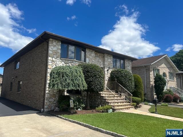 Property Photo:  201 Franklin Street 2  NJ 07407 